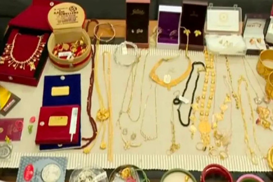 Đột kích nhà riêng của một Phó Giám đốc, tịch thu 26 cây vàng, 6 bất động sản và hơn 5 tỷ tiền tiết kiệm