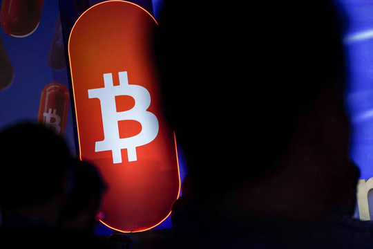 Bitcoin lao dốc thẳng đứng về dưới 94.000 USD, chuyên gia cảnh báo đợt điều chỉnh sâu tiếp theo