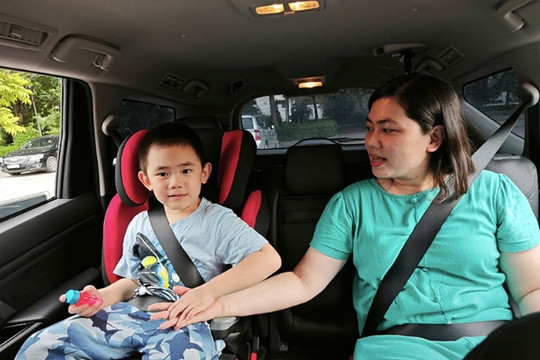 Từ 2026, nên hiểu quy định an toàn cho trẻ trên ô tô thế nào cho đúng, có phải nhất thiết phải mua ghế riêng?