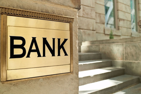 Thêm một ngân hàng tăng mạnh lãi suất tiết kiệm, nhiều kỳ hạn chạm trần quy định