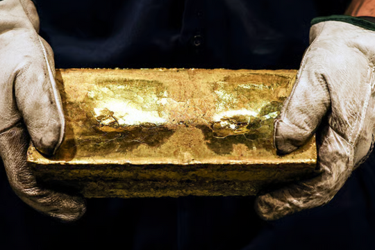 Giá vàng hướng tới kỷ lục chưa từng có trong lịch sử, chuyên gia lên tiếng lý giải