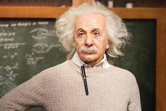 Giải được câu đố này của Einstein, bạn thông minh hơn 98% nhân loại