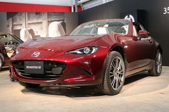 Mazda Việt Nam đăng ảnh huyền thoại roadster 'thả thính', giống VF 3 một điểm khiến dân độ xe 'thèm khát'