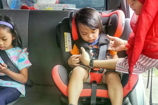 Bắt buộc lắp ghế trẻ em trên ô tô: Không bây giờ thì bao giờ?