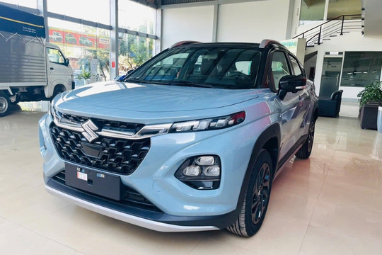 Suzuki Fronx lần đầu hạ giá sau khi bán chính thức, Toyota Raize và Kia Sonet có đối thủ mạnh, rất dễ bị ‘soán ngôi’