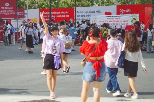 77% Gen Z ưu tiên tận hưởng cuộc sống, mức chuẩn bị tài chính thấp nhất các nhóm tuổi