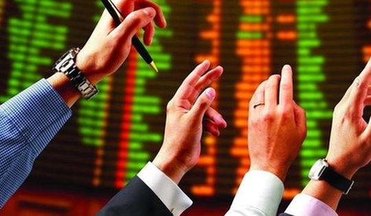 Ngân hàng, bất động sản và thép hút tiền trở lại, khối ngoại gom mạnh bộ 3 cổ phiếu HPG - VPB - FPT