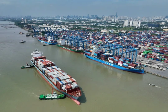 Việt Nam tăng tốc xuất nhập khẩu, sẵn sàng cán mốc 900 tỷ USD