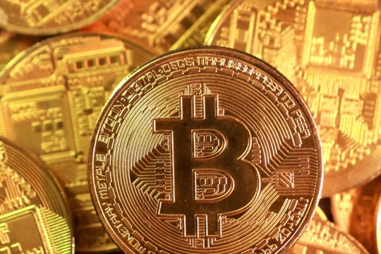 Bitcoin lao dốc kỷ lục, thị trường tiền số đứng trước 'ranh giới nguy hiểm'