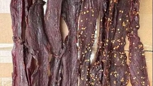 Kinh hoàng đường dây 'biến thịt vịt thành bò khô': 23 nghi phạm sa lưới, doanh thu khủng 36 tỷ đồng mỗi tháng