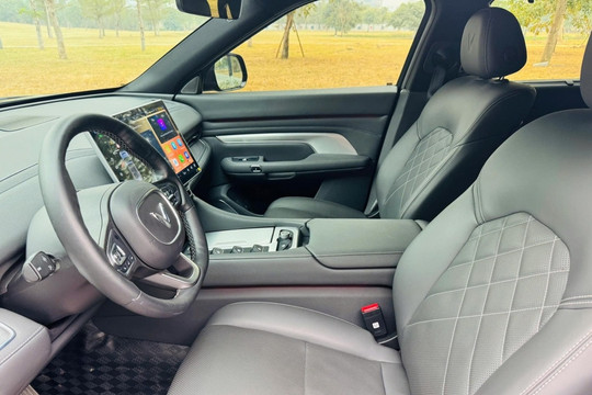 Chiếc 'xe chủ tịch' VinFast VF 9 chạy 28.000 km sau 2 năm: Chủ xe công bố giá sang tay, hé lộ chi phí vận hành thực tế từ A - Z