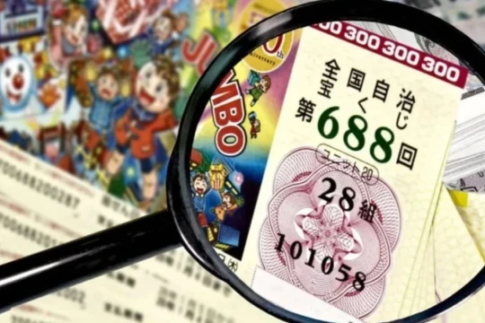 Người đàn ông trúng số cả triệu đô nhưng giấu vợ tiêu xài một mình