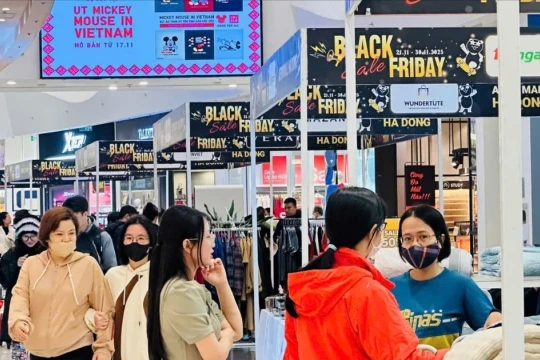 Black Friday: Người tiêu dùng thắt chặt chi tiêu, lựa chọn kỹ