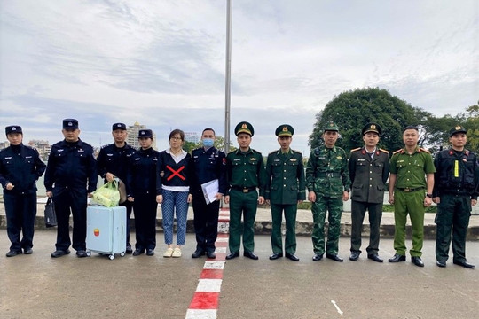 Bắt, trục xuất đối tượng truy nã nguy hiểm sinh năm 1966