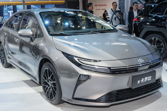 Toyota Corolla 2026 facelift học theo thiết kế xe Hàn nhưng vẫn giữ bản sắc 'không lão hóa'