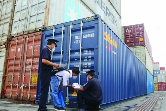 Yêu cầu thông quan nhanh hàng hóa viện trợ khẩn cấp cho vùng lũ