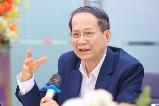 PGS.TS Ngô Trí Long: Giữ chênh lệch 1.000–1.500 đồng/lít để hướng người dân chọn xăng E10