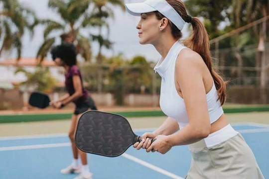 Khung giờ chơi pickleball gây mất ngủ, dễ chấn thương