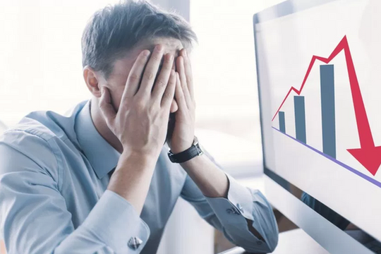 Chứng khoán và ngân hàng trở thành tâm điểm bán, cổ phiếu 'họ' Vingroup, HDBank, Gelex nâng đỡ thị trường