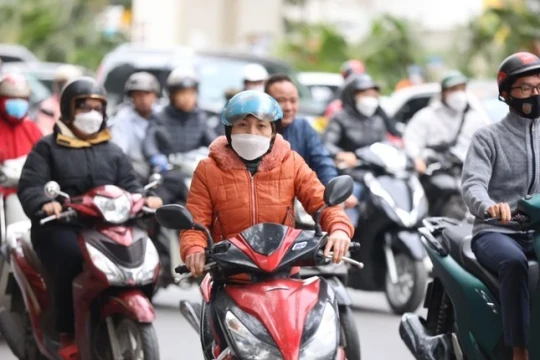 Miền Bắc rét khô, miền Trung hửng nắng trước khi bão ảnh hưởng