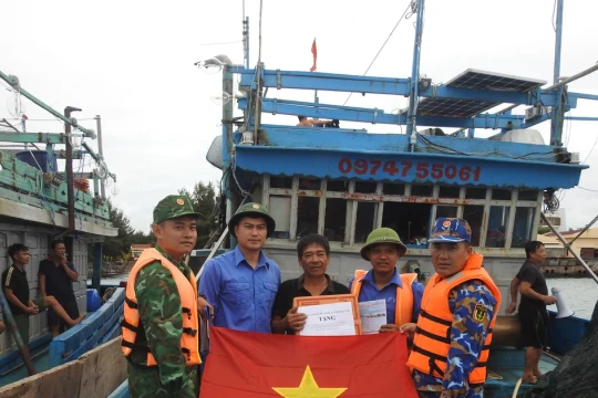 Đặc khu Trường Sa tiếp nhận 2.000 ngư dân vào tránh trú bão số 15