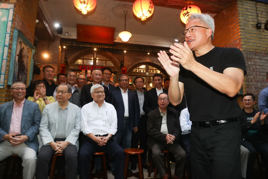 Cặp vợ chồng ‘bỏ túi’ 9 tỷ USD nhờ Nvidia, lọt top tỷ phú giàu nhất thế giới