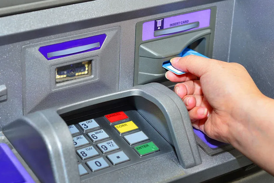 Lộ mật khẩu vì sơ ý, công nhân bị đồng nghiệp âm thầm rút tiền mà không hay biết
