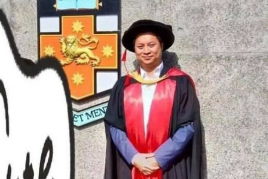 Á quân Olympia được phong hàm Phó Giáo sư ở tuổi 39, là người 'có ảnh hưởng nhất Australia'