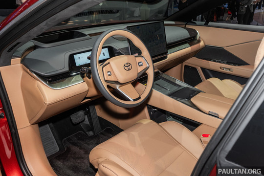 Toyota bắt tay Huawei trình làng sedan điện: Thiết kế sang hết chỗ chê, pin chạy tới 710 km/sạc, 'đấu tay đôi' với BMW 7-Series và S-Class