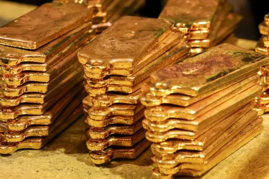 Chuyên gia cập nhật dự báo giá vàng từ nay đến hết năm 2026, người dân sắp mua cần chú ý