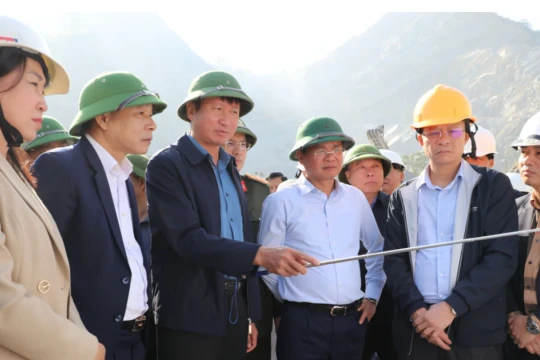 Bí thư Tỉnh uỷ Ninh Bình thị sát 71 mỏ đá và quy hoạch khoáng sản