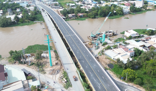 Chính thức thông xe cây cầu trọng yếu tại khu vực giáp biên giới Campuchia, thay thế cây cầu 40 năm tuổi sắp bị phá dỡ