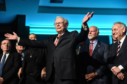 Không phải cổ phiếu, Warren Buffett khẳng định đây mới là khoản đầu tư tốt nhất để chống lạm phát