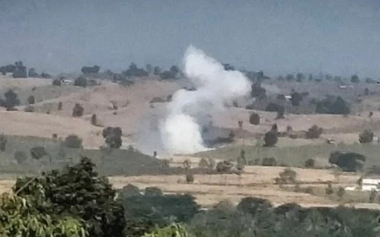 Hứng đạn pháo từ Myanmar, Thái Lan bắn cảnh báo