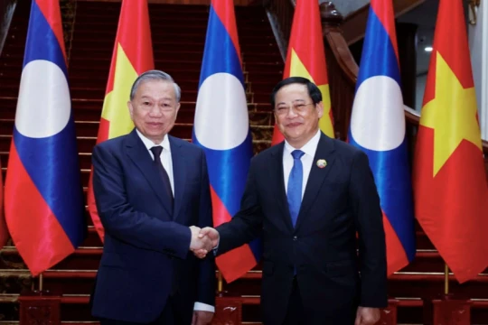 Việt - Lào hướng tới mục tiêu thương mại 10 tỷ USD