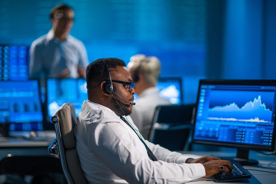 Quỹ ngoại 573 triệu USD sẽ bán ra hơn 1.100 tỷ đồng một cổ phiếu của tỷ phú Phạm Nhật Vượng