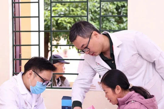Bộ Y tế khởi động lộ trình miễn viện phí toàn dân