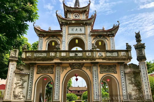 Cách trung tâm Hà Nội 10km có một ngôi làng cổ cất giữ dấu tích Chăm Pa, từng đón Bác Hồ từ Chiến khu Việt Bắc trở về