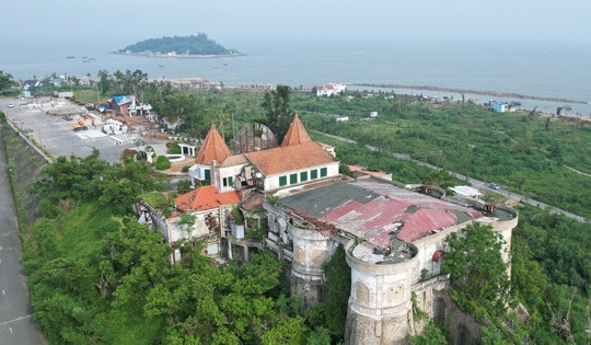 Casino đầu tiên hoạt động hợp pháp tại Việt Nam: Kiến trúc châu Âu với vật liệu xây dựng quý hiếm, nay chìm trong hoang phế