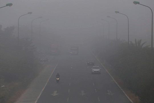 Người Hà Nội 'hút' thụ động 2 điếu thuốc lá mỗi ngày vì ô nhiễm không khí