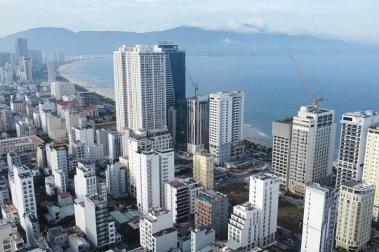 Đà Nẵng lên tiếng về cao ốc 'đua nhau' mọc ven biển