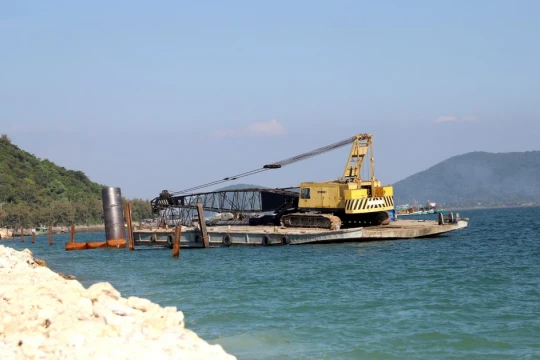 Cận cảnh đường dẫn cảng biển Hà Tiên gần 1.200 tỷ đồng đang thi công