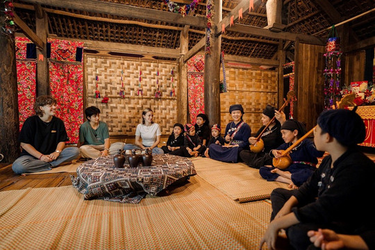 Ngôi làng duy nhất Việt Nam sống chung nếp, ăn chung nồi, tiền chung túi: Cách Hà Nội 70km, được vinh danh ‘Làng du lịch tốt nhất thế giới’