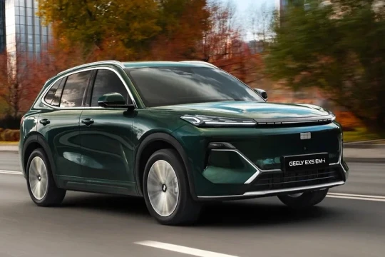 Crossover PHEV mới của Geely sắp về Việt Nam: Chạy điện 200km, khoang lái hạng sang, giá mới là điều khiến dân tình bất ngờ