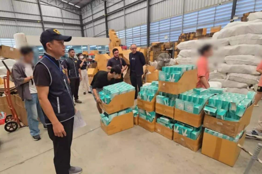 Đột kích kho hàng online, phát hiện hơn 160.000 khẩu trang và mỹ phẩm giả, nhiều sản phẩm quen mặt ở Việt Nam