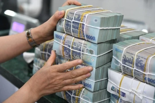 Thu ngân sách Nhà nước gần 2,4 triệu tỷ đồng trong 11 tháng