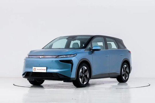 ‘Vua xe tải’ tại Việt Nam ra mắt mẫu SUV ‘chung mâm’ với Honda CR-V, giá chỉ 410 triệu: Chạy Hà Nội – Quảng Bình trong một lần sạc, đạp ga từ 0–100 km/h chỉ 8,8 giây