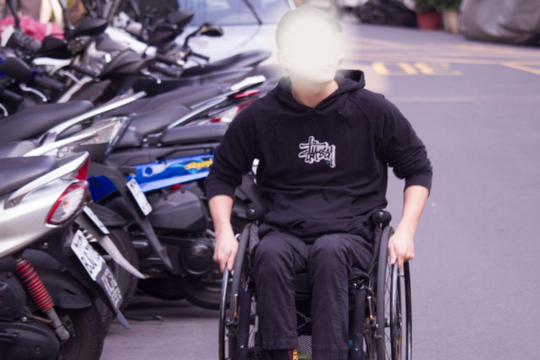 Đưa 180 tỷ đồng tiền đền bù bảo hiểm cho bố mẹ giữ, anh A. không thể tin điều này lại xảy ra