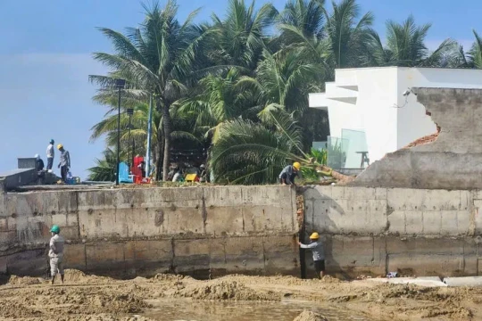 Kè biển dự án nghìn tỷ ở TPHCM bị sập