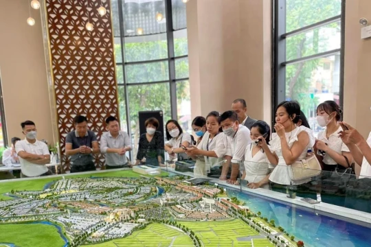 Lập Trung tâm giao dịch BĐS và quyền sử dụng đất để dân được hưởng lợi